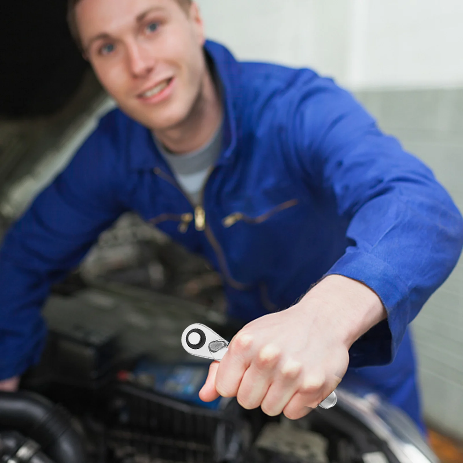 

1Pcs Ratchet Socket Wrench Repairing Professional Durable Maintenance Tool Mini Emergency Spanner Socket Removal