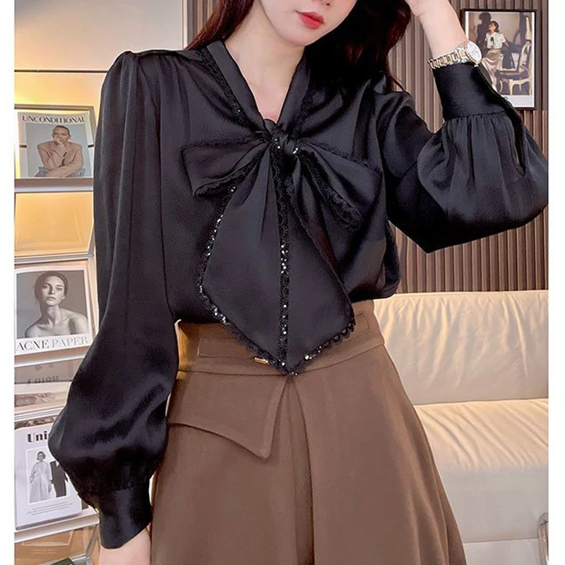 Blus Kemeja Pesta Kasual Bisnis Longgar Solid Lengan Panjang Leher V Mode Tambal Sulam Renda Busur Manis Elegan Vintage Wanita