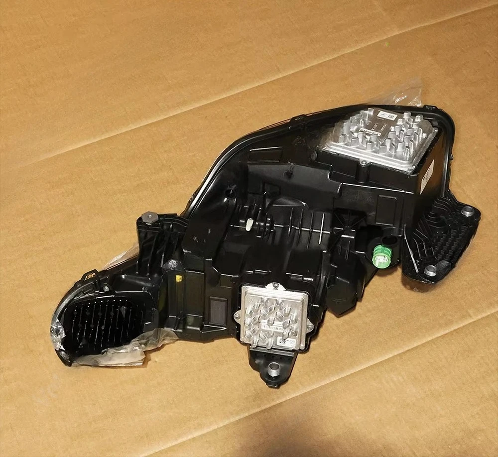 Genuine Original New Parts Right Headlight Roma OEM 904370 Automotive Parts Other Body Parts Original Factory