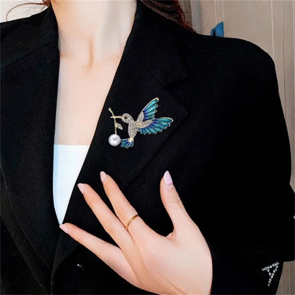Lucky Hummingbird Bird Brooches Enamel Brooch Pin with Rhinestone for Women Men Backpack Gifts Jewelry Accessories
