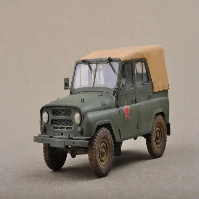 

Trumpeter 02327 Plastic Model 1/35 Scale Soviet UAZ-469 All-Terrain Vehicle Model Kits for Military Model Hobby Collection DIY