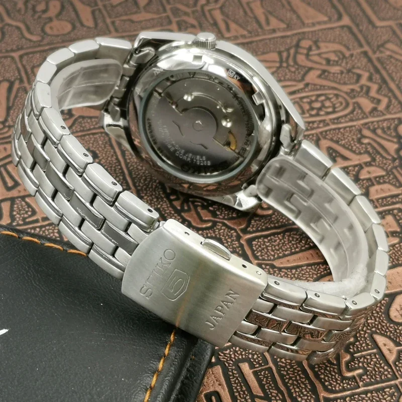 ساعة سيكو الأوتوماتيكية ذات الحركة الميكانيكية ذات الإصدار المحدود بحزام من الفولاذ المقاوم للصدأ كاجوال عصرية للرجال بتقويم متعدد الوظائف