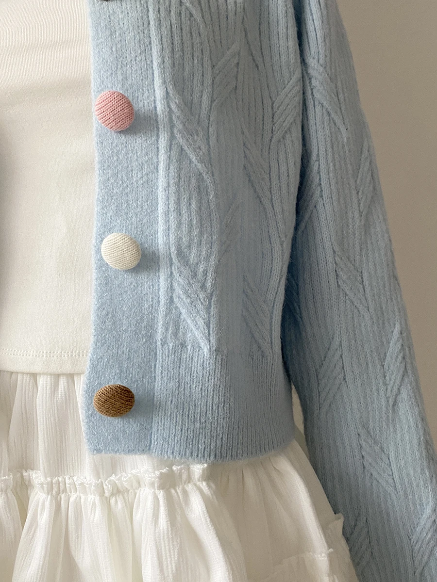 2025年秋新作 スリルーズフィット ロングスリーブ ラウンドネック ボタン付きニットセーター レディース 快適着痩せトップス 韓国風スリルーズフィット