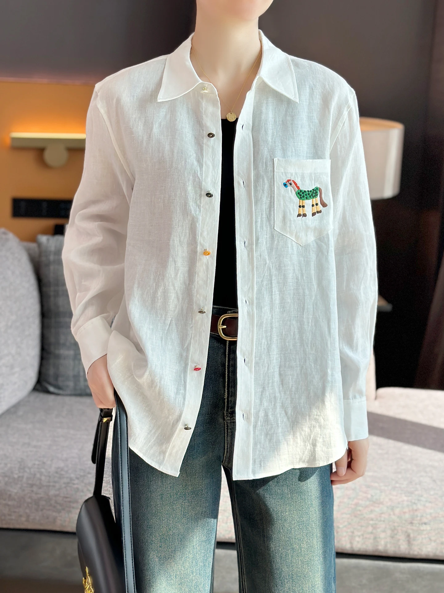 

Женская дышащая повседневная рубашка свободного кроя с длинным рукавом из высококачественного льна с вышивкой и цветными пуговицами