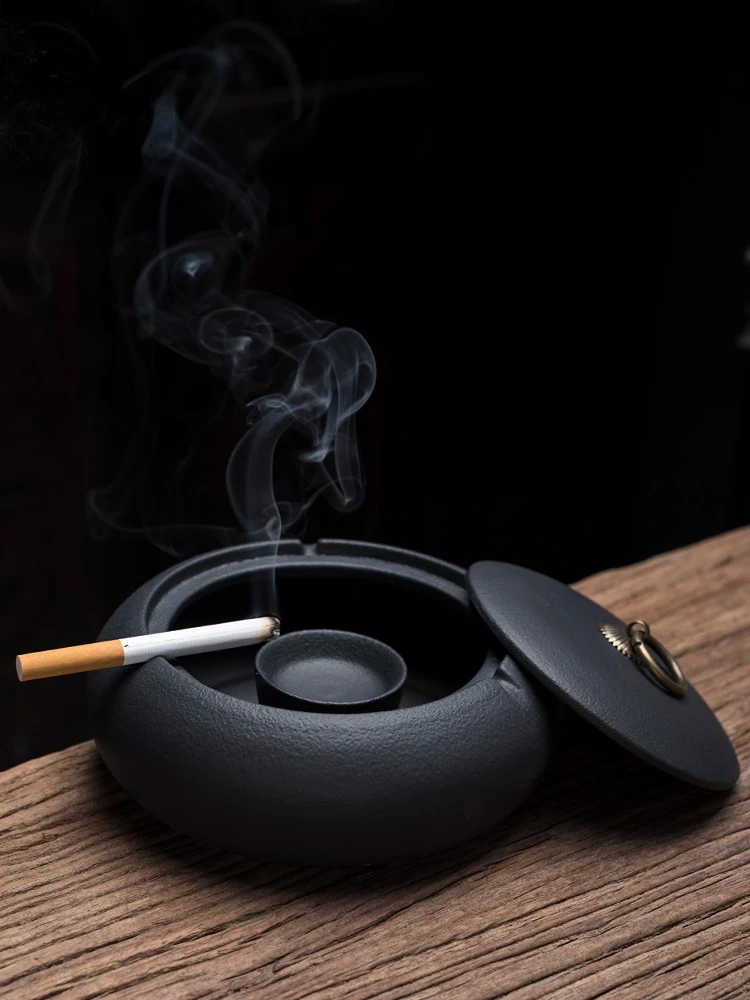 Japanese Style Black Matte Ceramic Ashtray with Lid Portable Car Desktop Ashtray Indoor Bedroom Storage Tank Home Decoration New