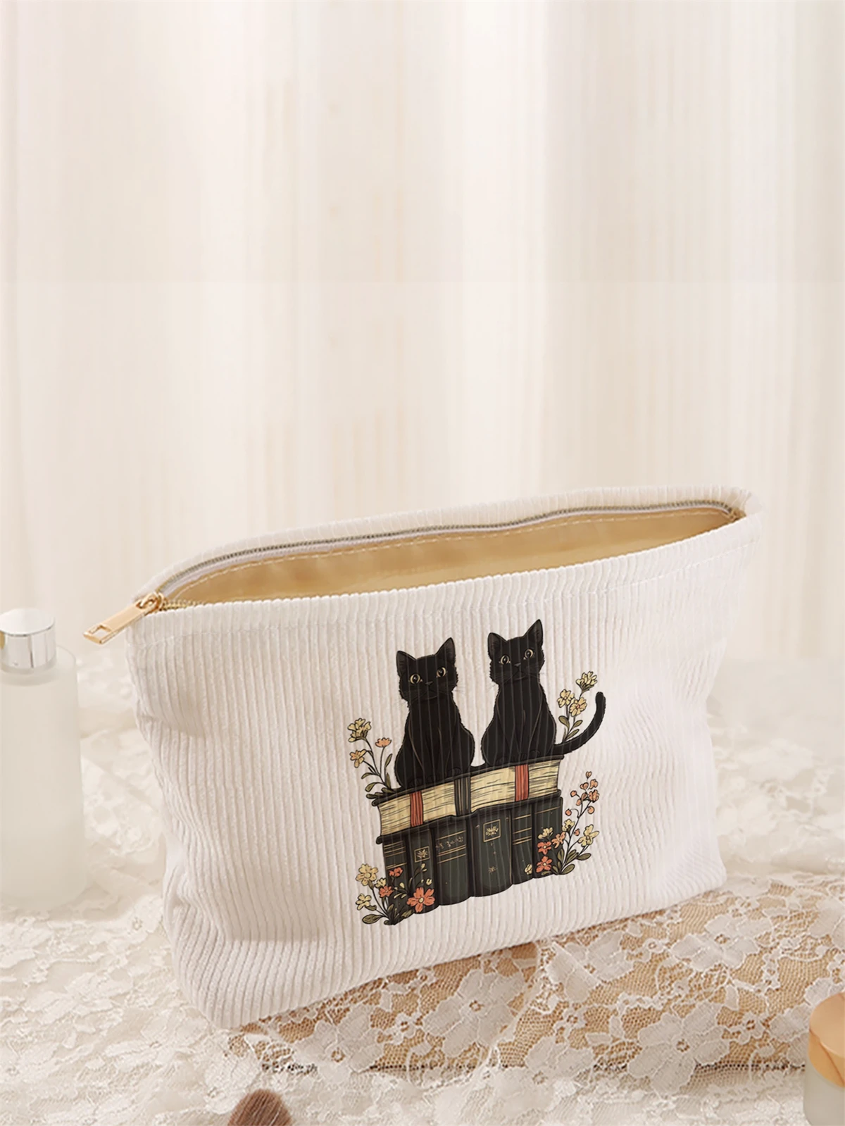 1 حقيبة مكياج سروال قصير بنمط قطة كرتونية، صندوق تخزين مكياج بسحاب خفيف الوزن، حقيبة متعددة الوظائف مع بطانة