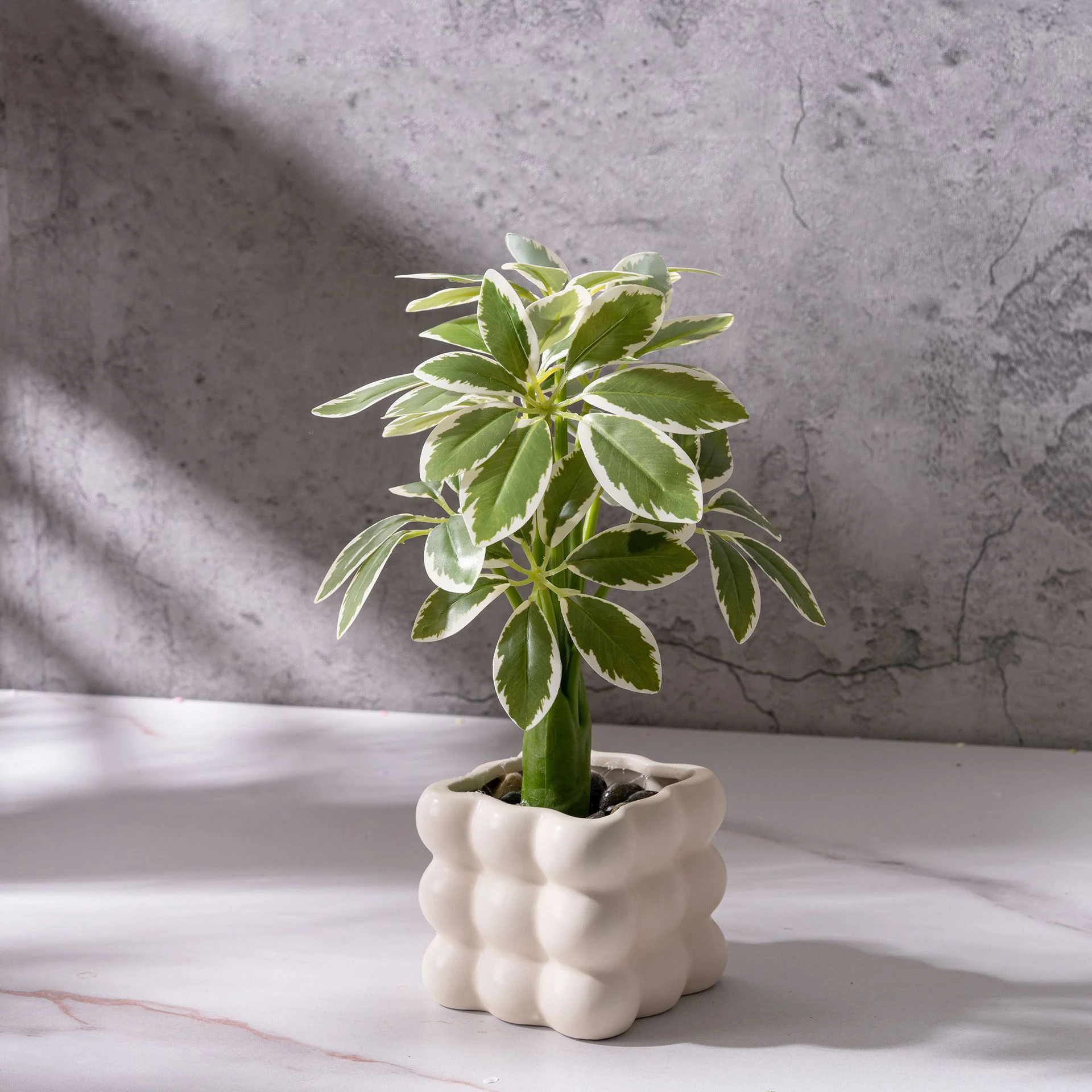 

25CM Artificial Green Plants Home Garden Balcony Small Bonsai Decorative Plants Tropical duck foot plant Office desk hotel decor