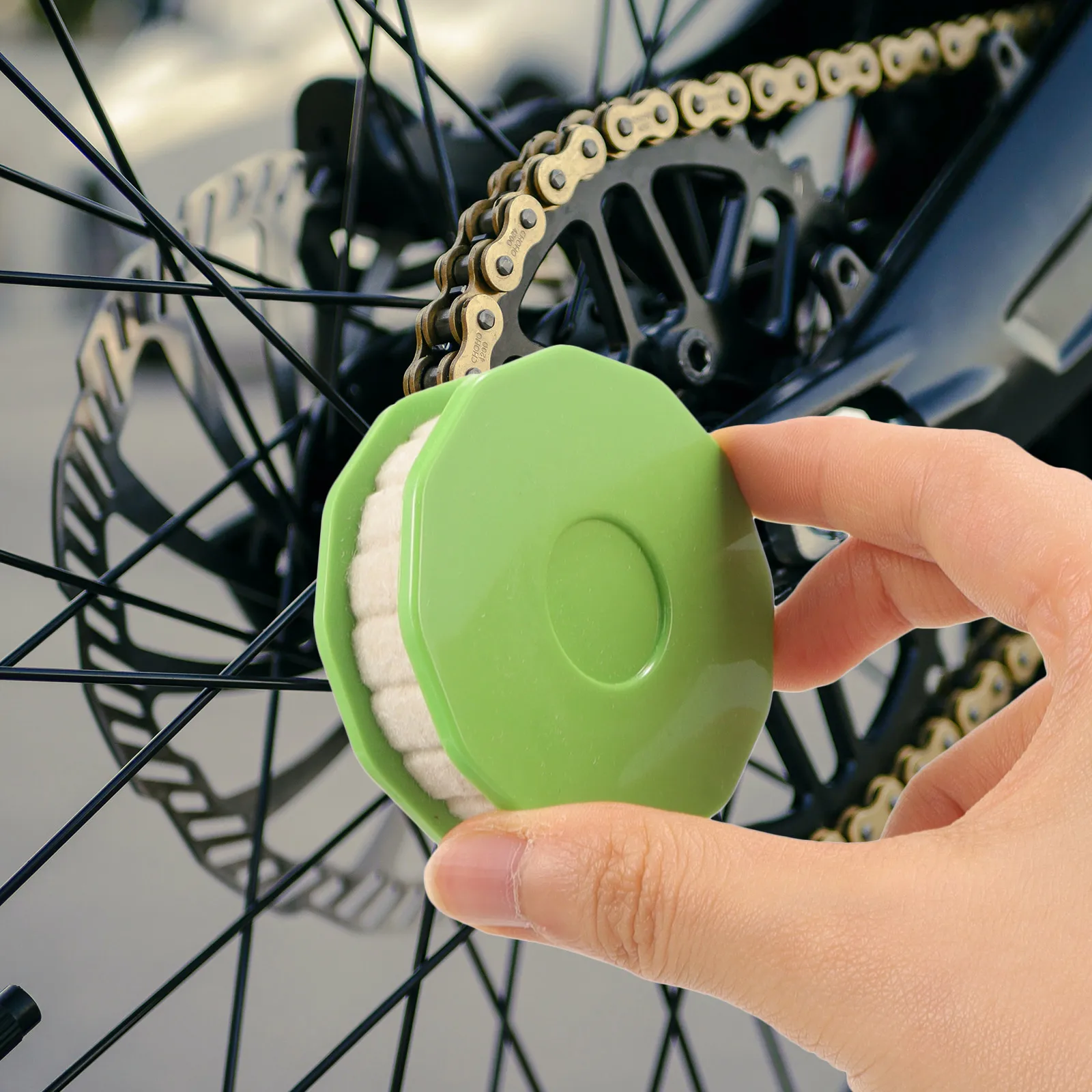 

2 Pcs Grease Chain Lubricator Bike Oil Applicator Oiler Lubricant Bicycle Roller
