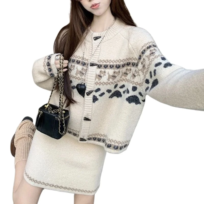 

Korean Holiday Atmosphere, Small Dog Sweater Cardigan Set, Women's Winter Outfit, Knitted Slimming Half Skirt Two-piece Set
