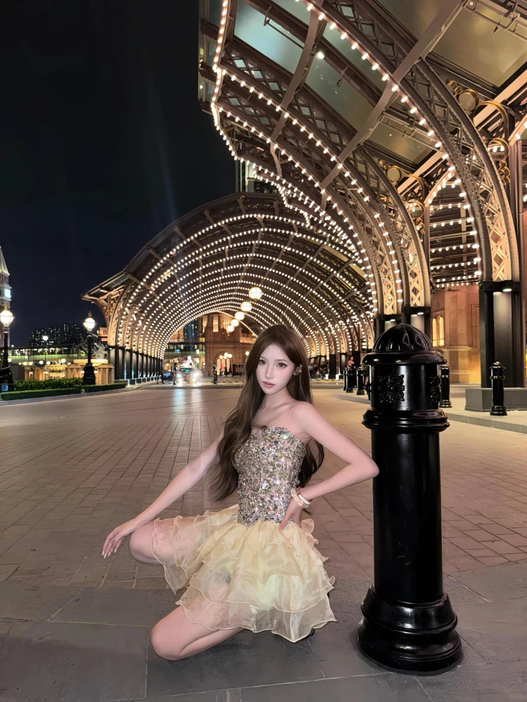 

Блестящая юбка с пайетками и топ-бюстье для женщин, летняя коллекция 2025, с богатой отделкой, пышная, для повседневной носки