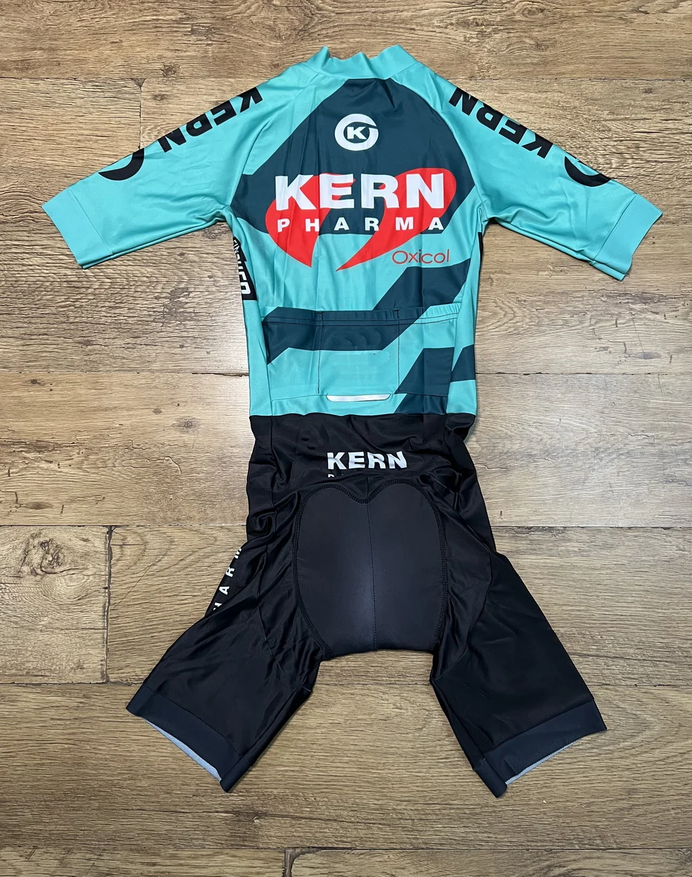 LASER CUT Skinsuit 2025 Equipo Kern Pharma TEAM Bodysuit SHORT Cycling Jersey Bike Clothing Maillot Ropa Ciclismo