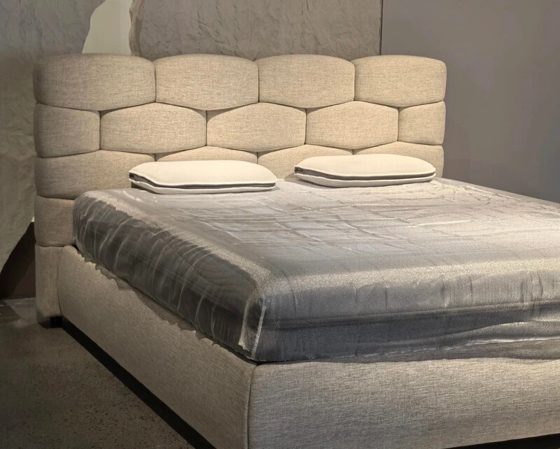 Art niche, creative cloud square bed, wabi-sabi retro, flush edge enclosure low foot bed