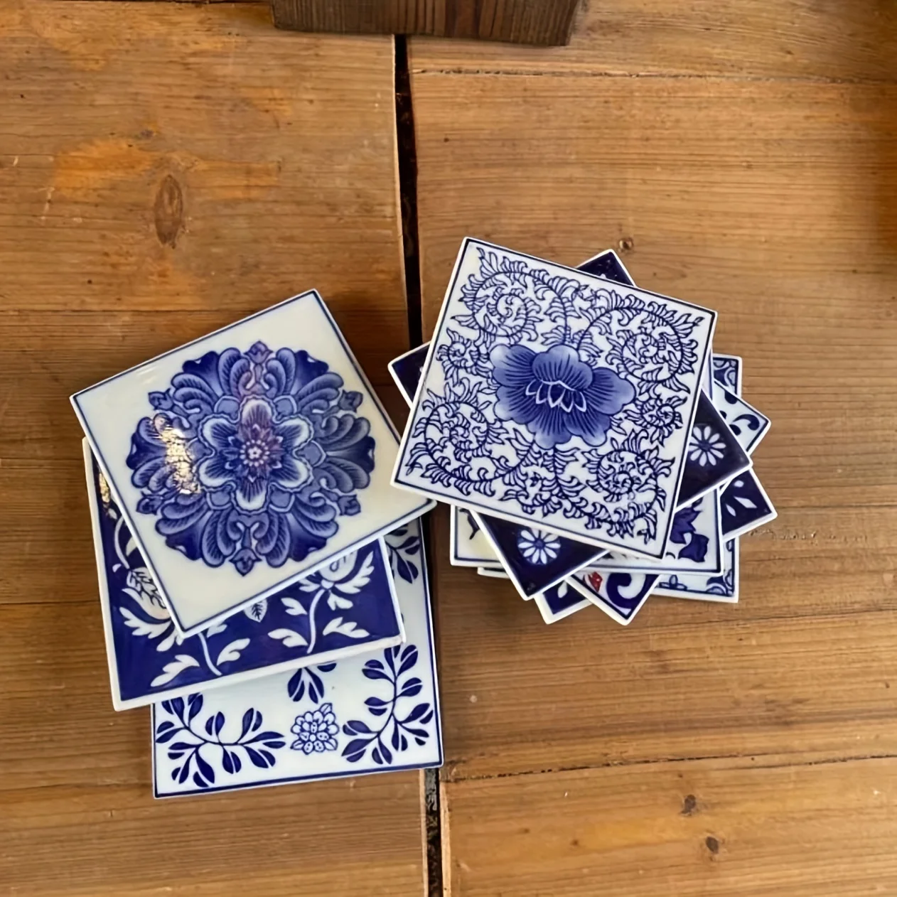 4PC Ceramic Square Coaster Set - Hand-painted Retro Blue and White Porcelain Decorative Various Cups and Mugs Home Decor BW