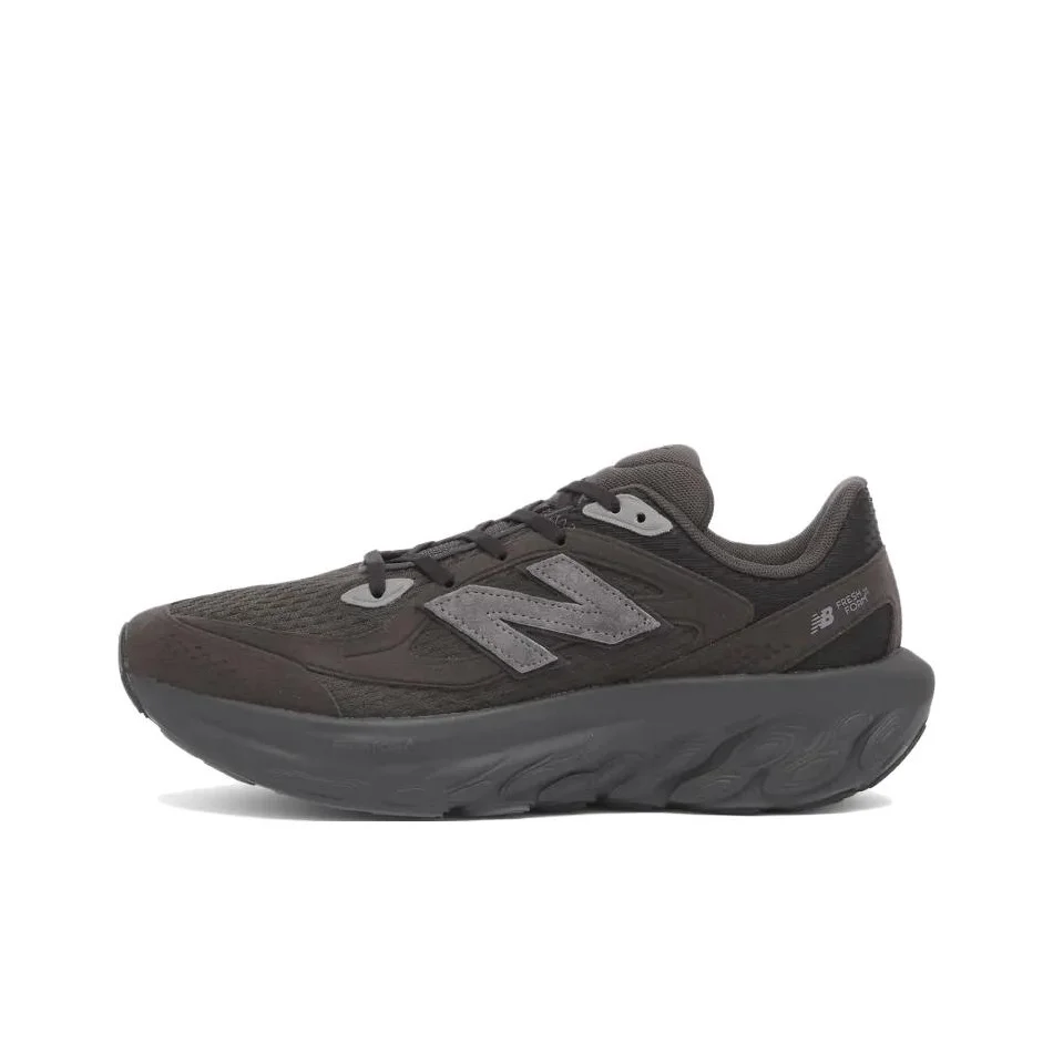 

Кроссовки New Balance из сетчатой пены со свежим пенопластом UTRNAB