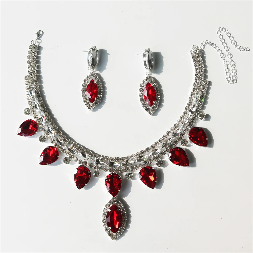 Fashion Exquisite Sparkling Large Crystal Necklace Earrings Jewelry Set Banquet Party Rhinestone Jewelry Set Wearing Accessories