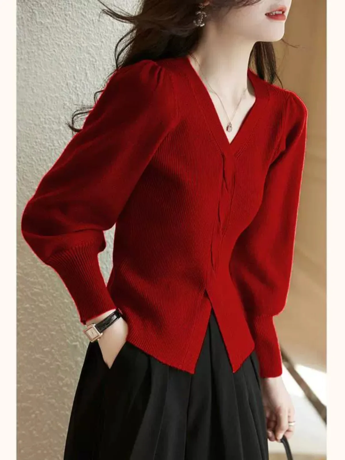 Design Puff sleeve Red Knit Top 2024 Autumn and Winter New Slim fit V-neck Slimming Long sleeve Waist Hugging Sweater