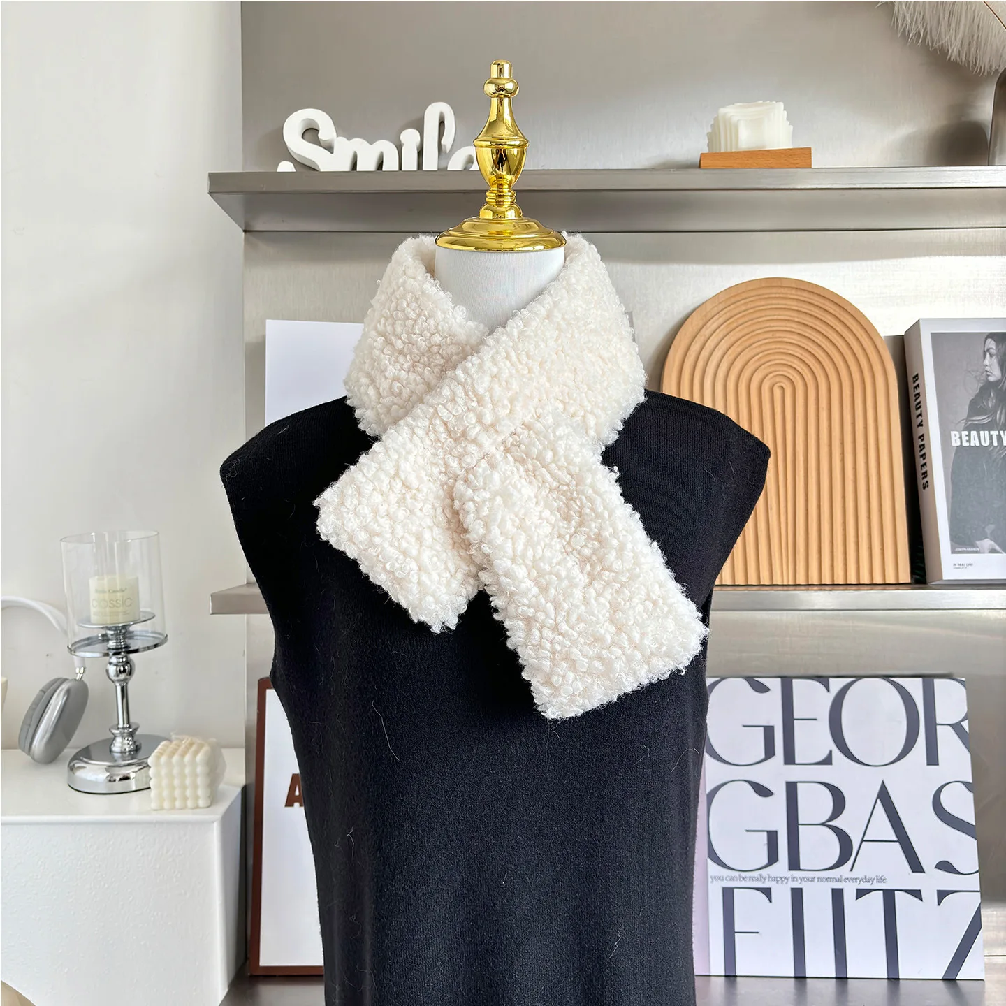 

Fashionable And Cute Lamb Fur Scarf for Women Autumn Neck Warmer in Winter Bestseller Cozy And Stylish Ladies' Scarves