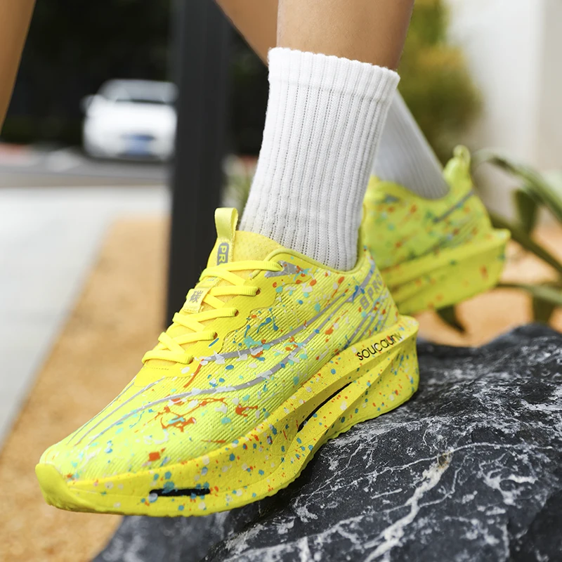 

Fluorescent Carbon Plate Running Shoes - Racing, Marathon & Jogging, Couple Style, Lightweight, Non-Slip Casual Athletic Shoes