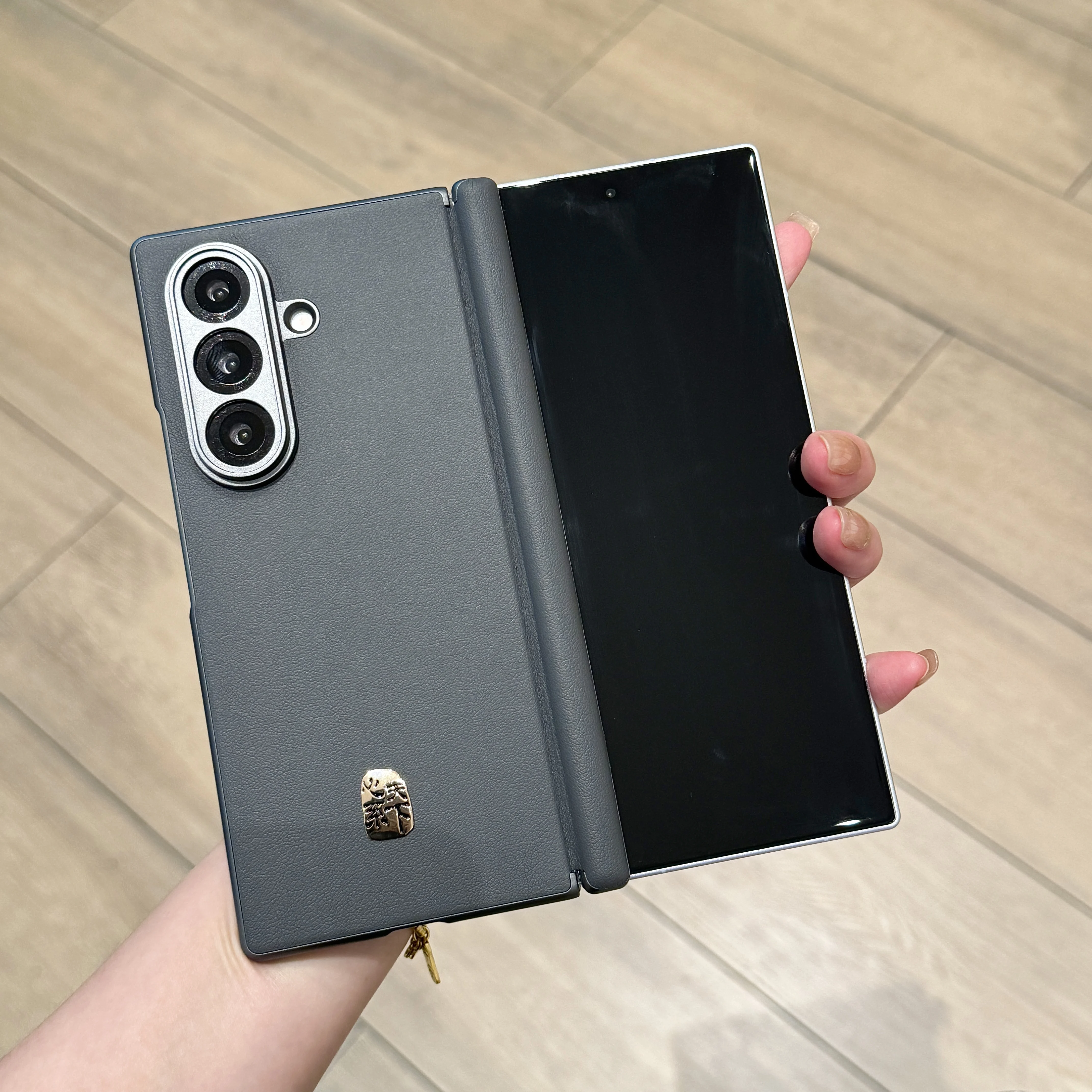 Thumbnail 2 - #3 Cheap Samsung Z Fold 3 Cases Worth Buying