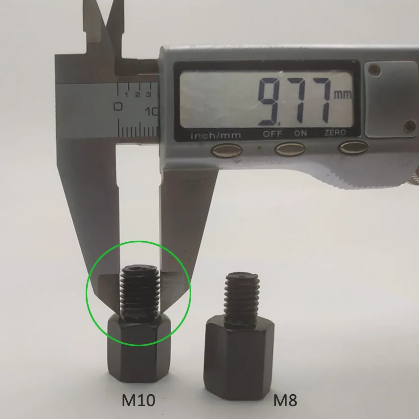 Paar schwarze Spiegeladapter M10 10 mm M8 8 mm Motorrad-Rückspiegel-Konvertierungsschraube im Uhrzeigersinn, Rechtsgewinde – Detail 5