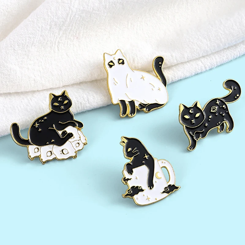 Broche de gato, broche delicado de gato con forma de luna, broche de animal, broche de gato blanco, broche de gato negro Punk, Pin de gato para pareja, lindo pequeño negro