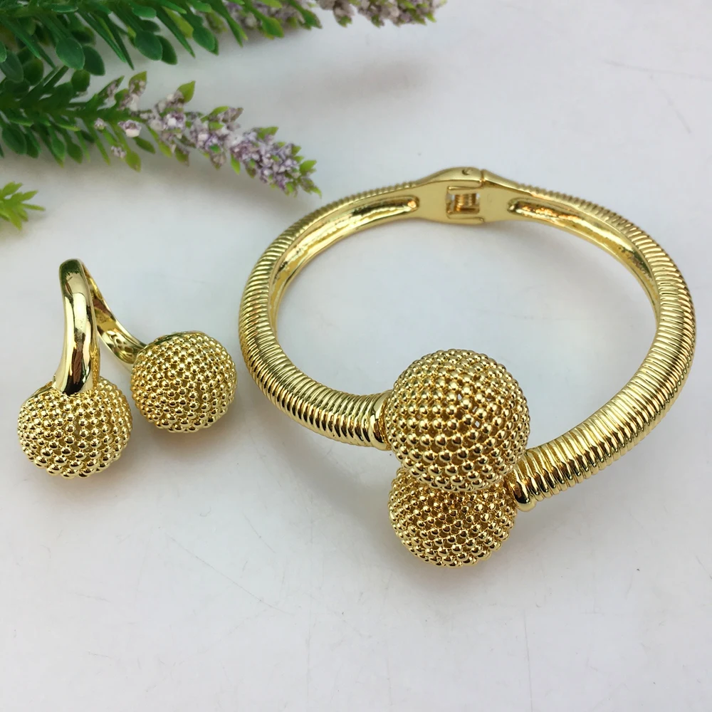 Yuminglai Elegant Classic Design Trendy 2pcs Luxury Bangle Rings Dubai Gold-Plated Bangle Jewelry Set FHK17355