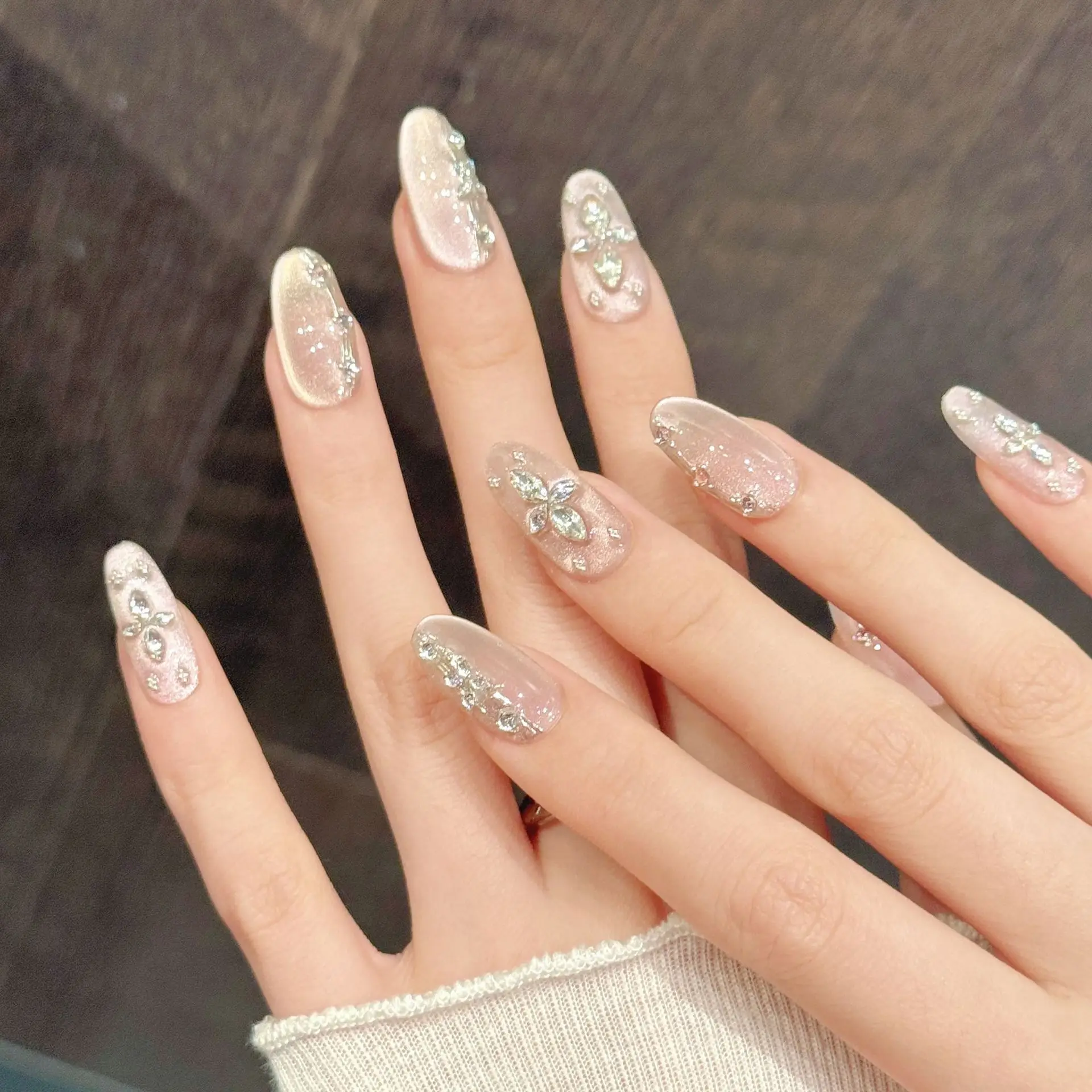 10pcs Light Luxury Handmade Short Oval Press On Nails Nude Pink Gradient Sparkling Diamond Design Fake Nails Wearable Nails Art