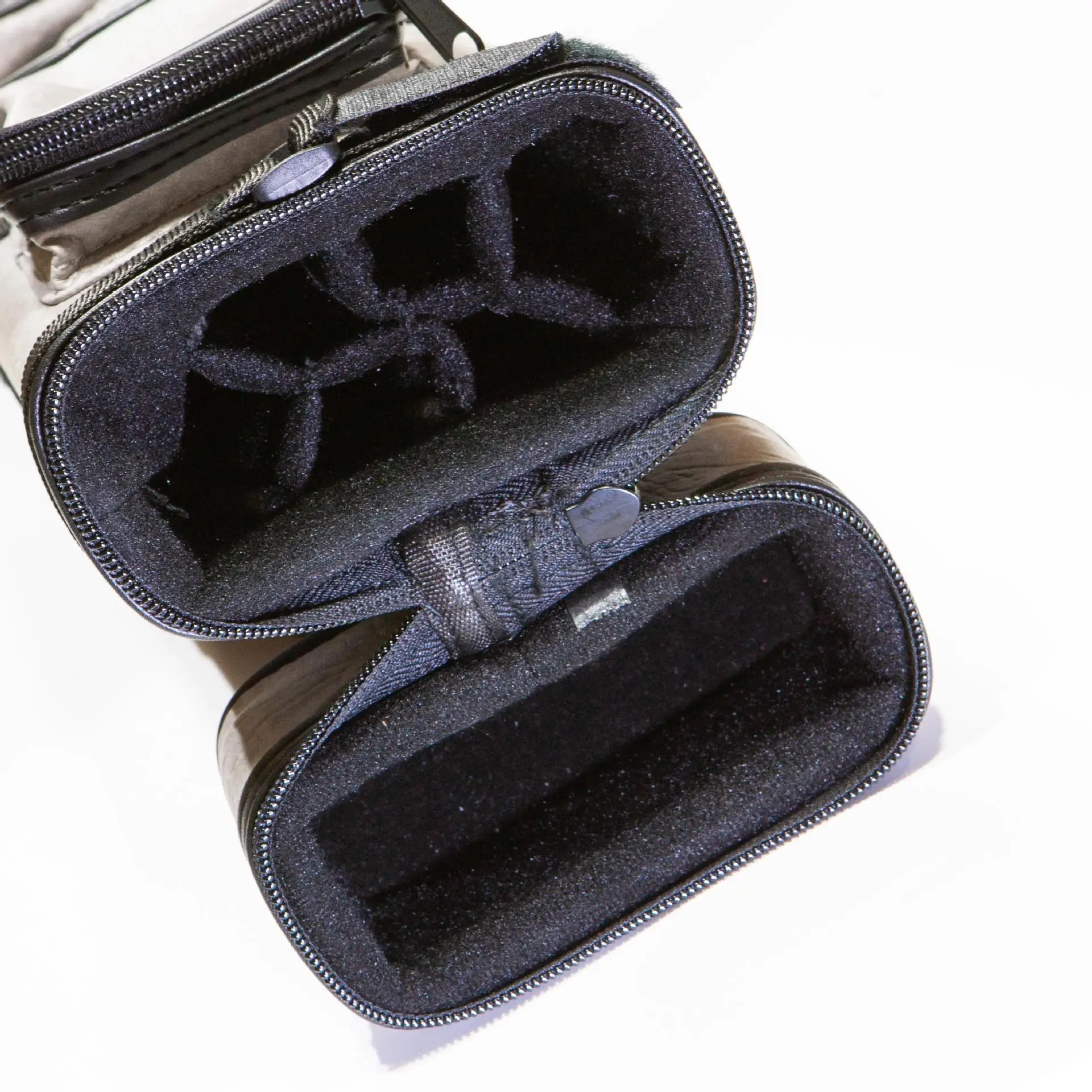 

2025 New Square 6 Hole Billiard Cue Case Durable PVC Leather Snooker Stick Holder