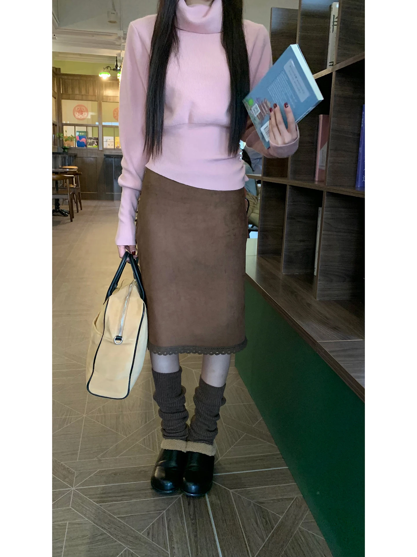 레드 셀러브리티 A라인 미디 스커트 여성용 가을 겨울 2025 신상 커피색 랩 바디 아름다운 멜라민 스웨이드 스커트