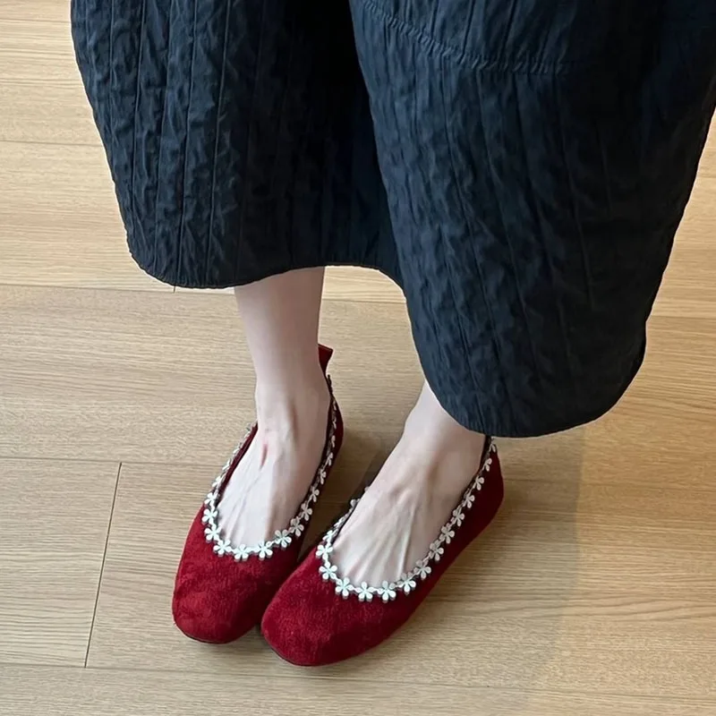 

Туфли на плоской подошве с квадратным носком. Новинка 2025, неглубокая женская обувь без шнуровки.