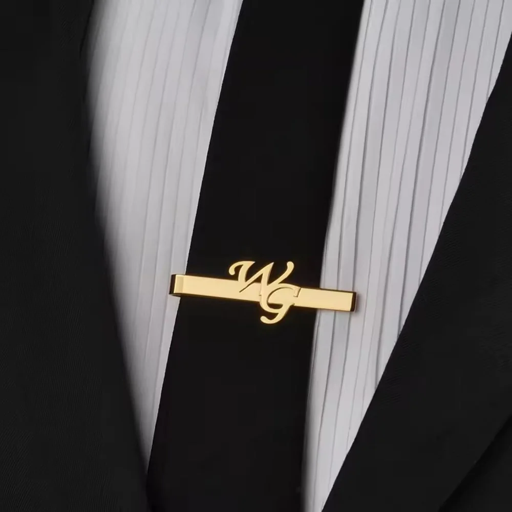 Sipuris Personalisierte Krawattenklammer mit Initialen für Männer aus Edelstahl, Einzigartiger Krawattenverschluss, Trendiger Modeschmuck, Hochzeitsgeschenke – Detail 6