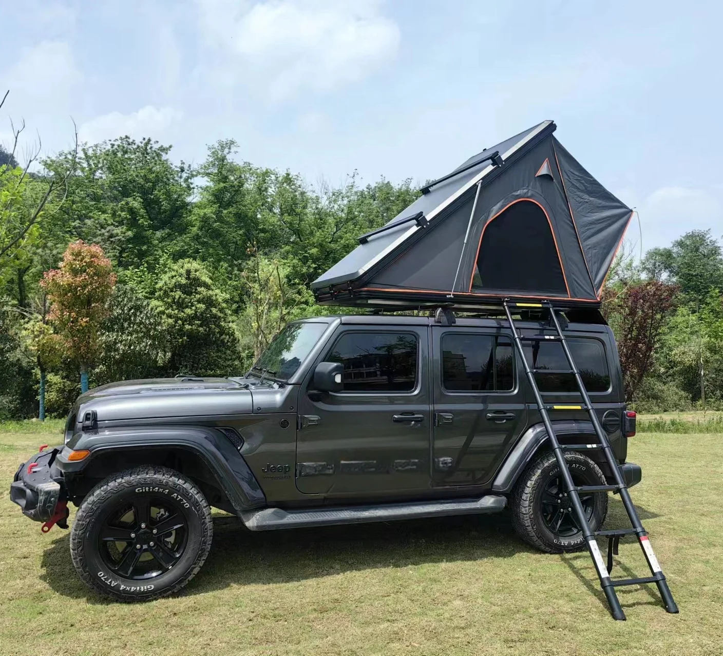 Camping Aluminum Outdoor Hiking Roof Top Car Tent Customized Vehicles Roof Tent Clamshell Hard Shell Rooftop Tent