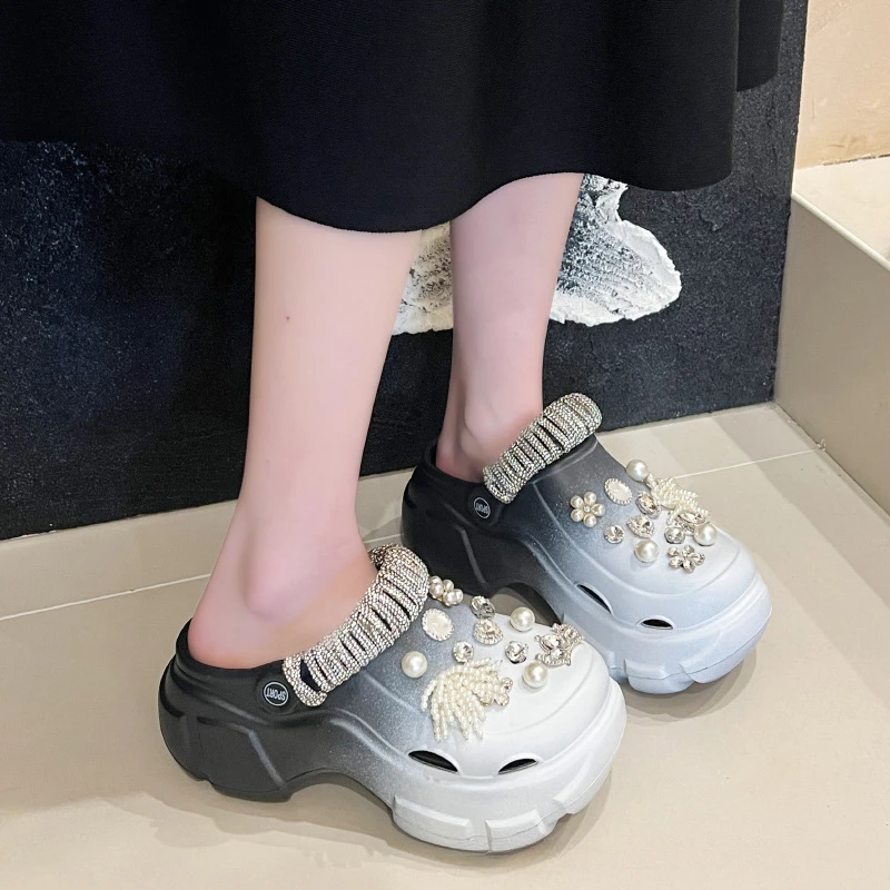 Gradient Color Charms Sandals 2024 New Clog Shoes Outdoor Women Slippers Thick Sole High Quality Summer Sandals For Girls