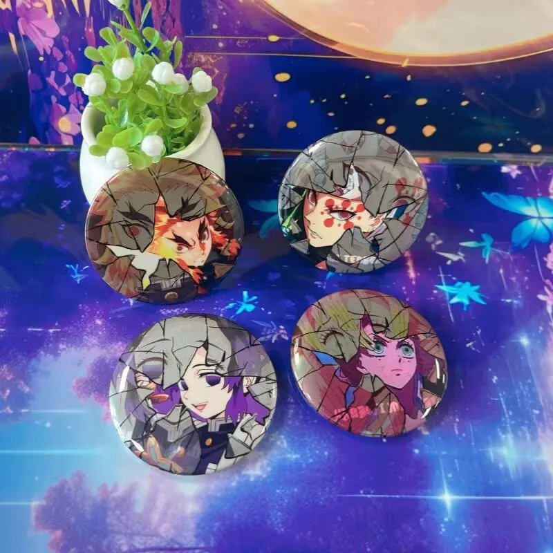 Demon Slayer Distintivo rotto Collezione di spille anime Accessorio da appendere Merce riflettente Cool Cartoon Kimetsu no Yaiba