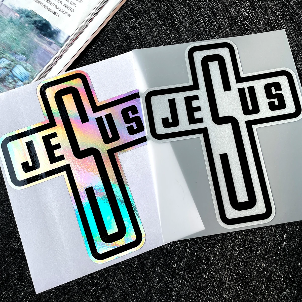 Image of 1 Stück Jesus-Kreuz, wasserdichter Vinyl-Aufkleber, universelle Aufkleber für Motorradhelm, Autofenster, Laptop, Gitarre, Gepäck, Stoßstange, Dekor