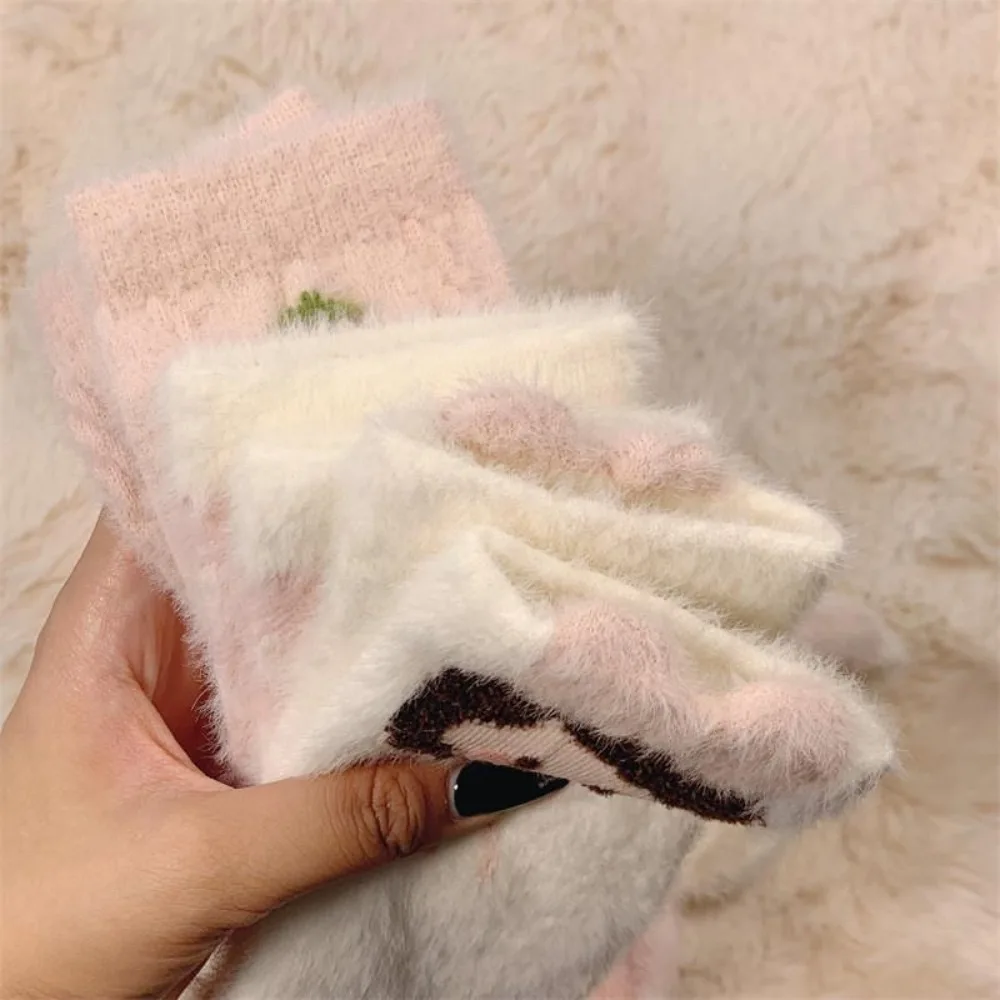 2 Pairs Cute Women's Winter Plush Socks Kawaii Girls Strawberry Thicken Mink Wool Sweet Soft Warm Anklets Socks Stay At Home