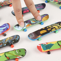 10pcs Plastic Creative Fingertip Skateboard Mini Skateboard Toys for Kid Birthday Party Favors Desktop Game Toys Gift Filler