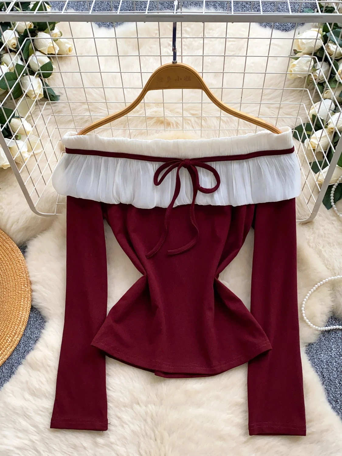 Langes Sve-T-Shirt für Damen, schmale Passform, V-Ne, Rüschensaum, Gürtel, One-Shoulder, koreanische Sle-Freizeitkleidung, Polyesterfaser