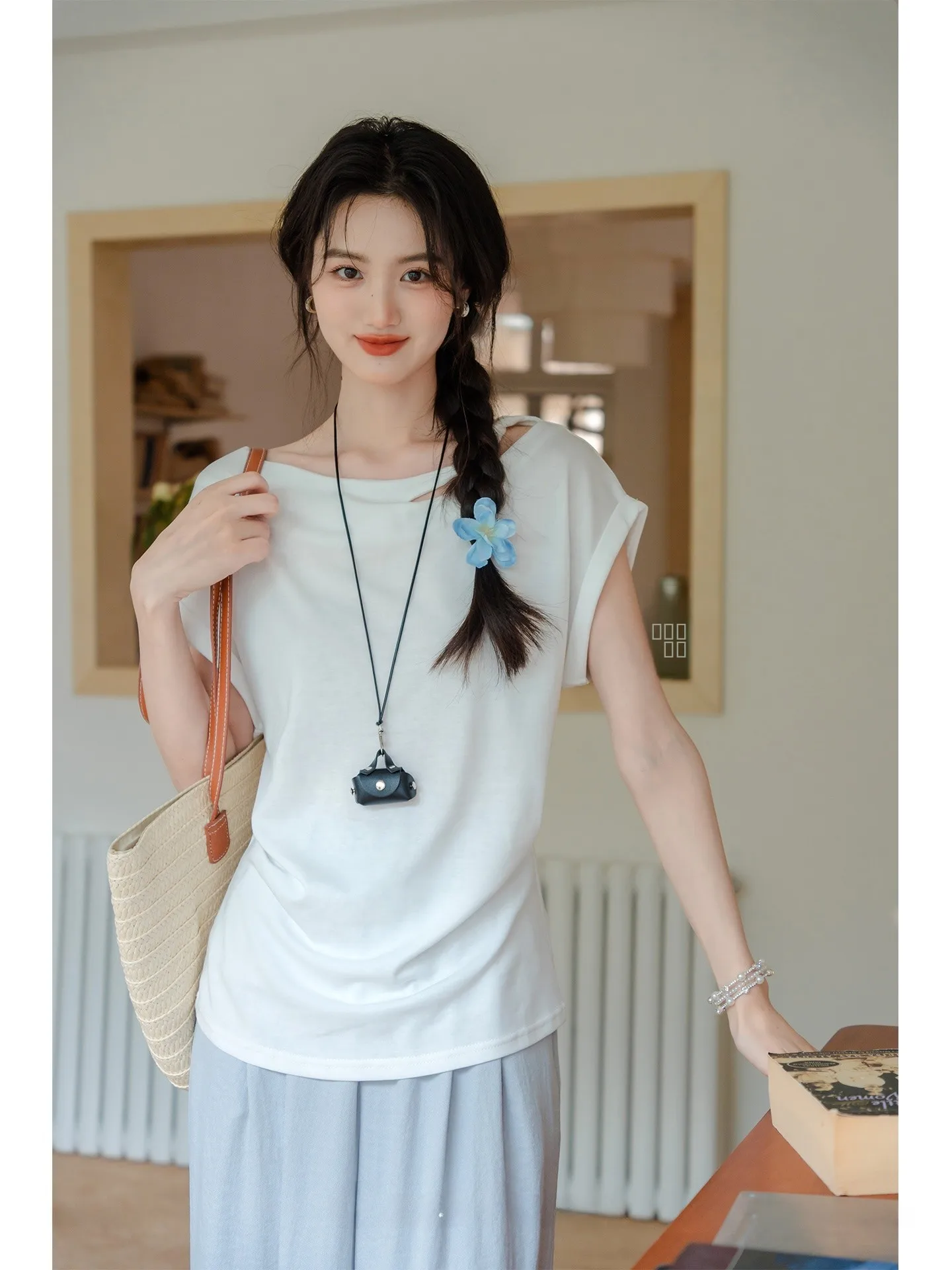 Żółta bluzka z odkrytymi ramionami, krótki rękaw, damska, letnia, T-shirt, mała edycja, designerski hit, francuski styl, czysty kolor, dzianina...