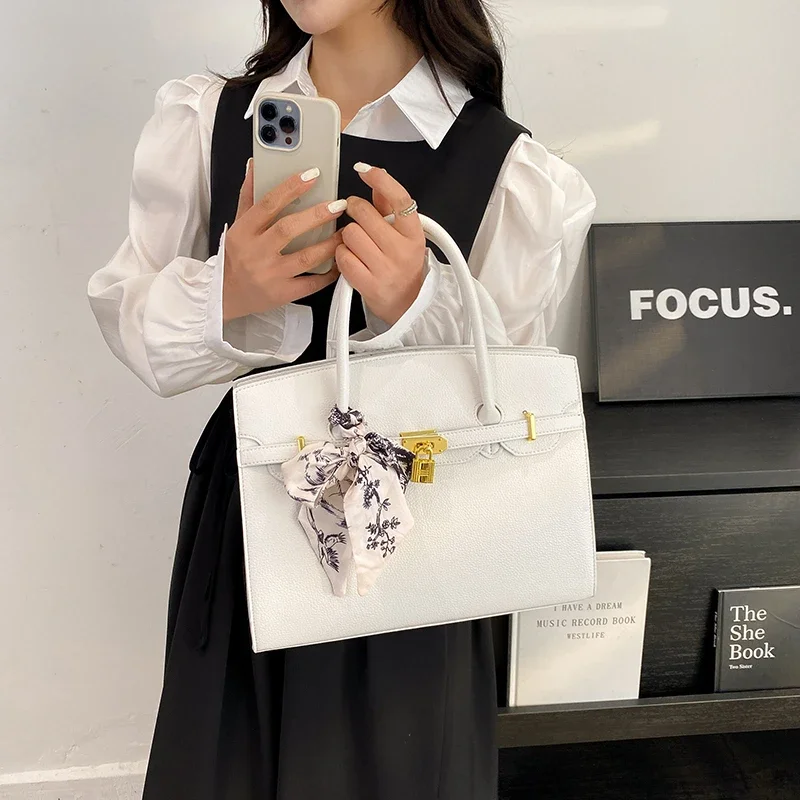 

Известная дизайнерская кожаная большая сумка для женщин - классическая элегантная сумка-мессенджер, популярная женская роскошная брендовая сумка