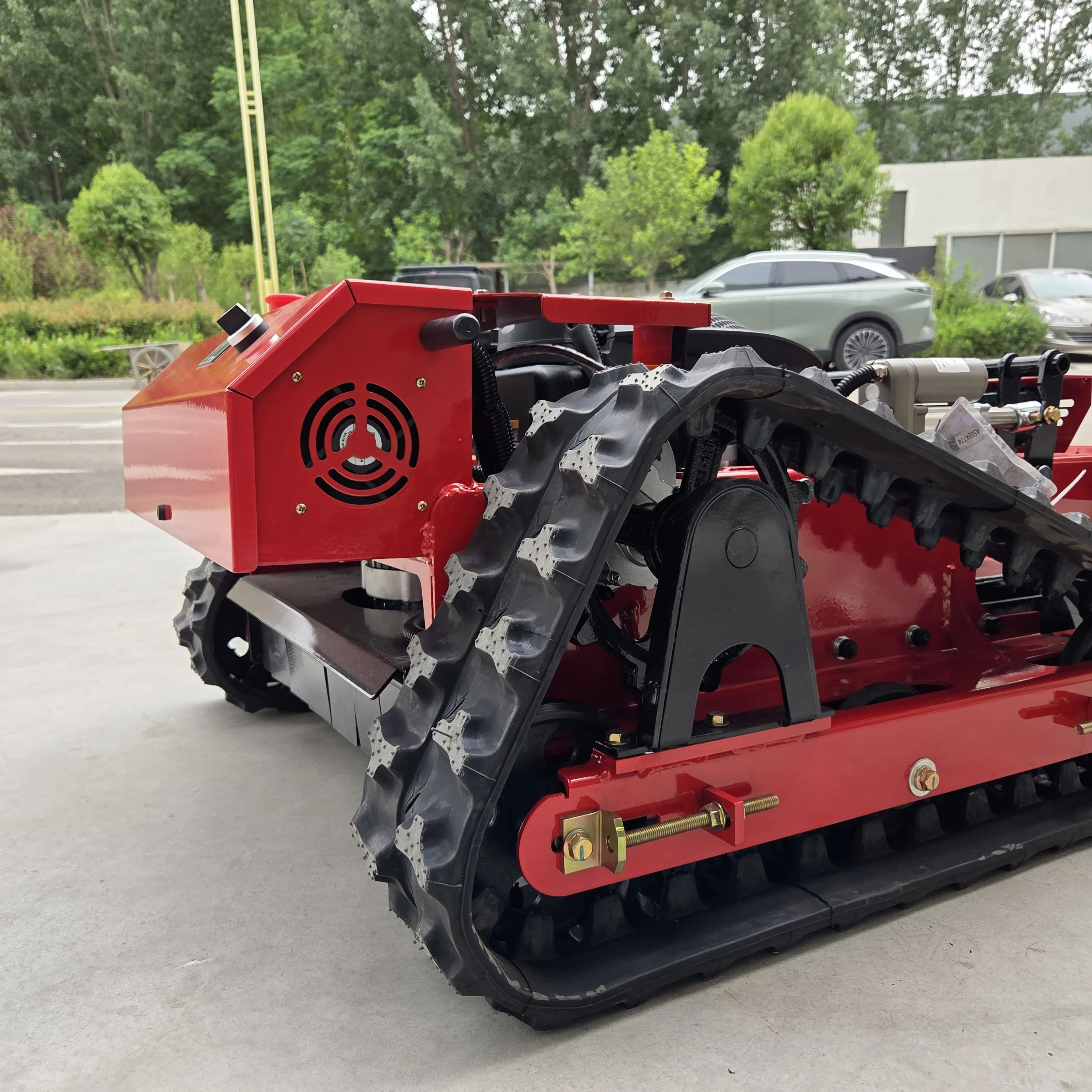 유럽과 미국에서 인기리에 판매되는 500mm 리프팅 나이프 헤드, 맞춤형 지능형 원격 제어 잔디 깎는 기계