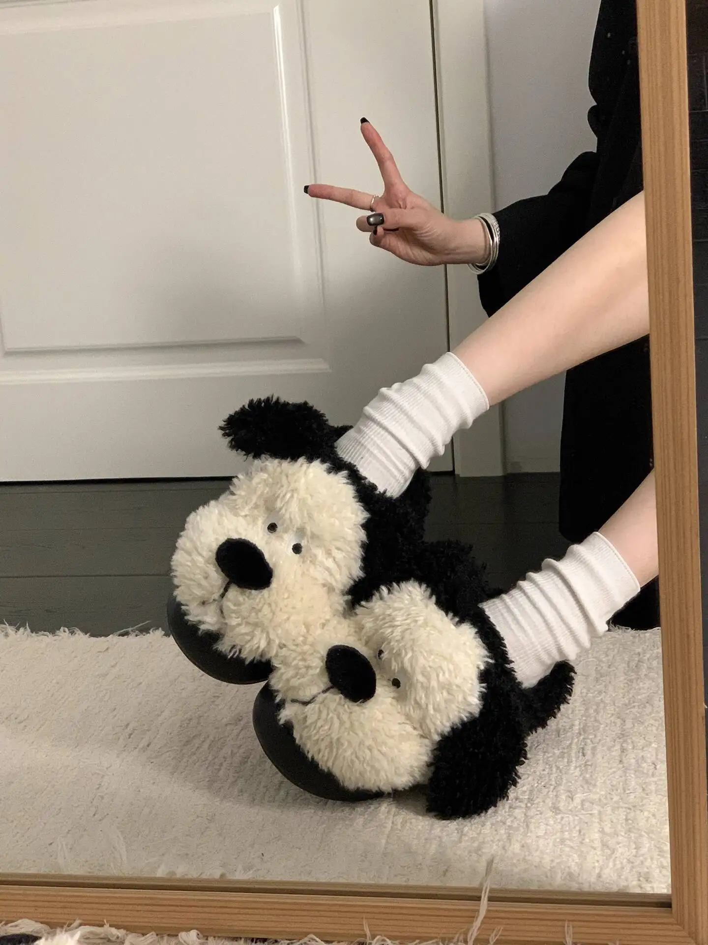 

Women's Cute Puppy Plush Home Slippers 2025 New Thick Soled Dog Non Slip Fleece Lined Warm Indoor Household Slippers