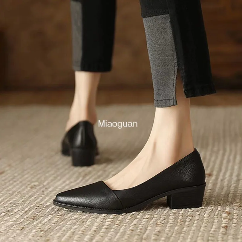 New Retro Leather Heels Shoes Pointed Toe Slip-on Loafers Mid Heeled Fashion Work Shoes Women\'s Spring Summer Casual Pumps Beige