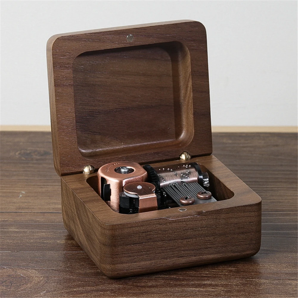 

Деревянная музыкальная шкатулка из орехового дерева, искусственная заводная Музыкальная шкатулка с надписью "Merry-Go-Round You Are My Sunshine", подарок для девушки на день рождения