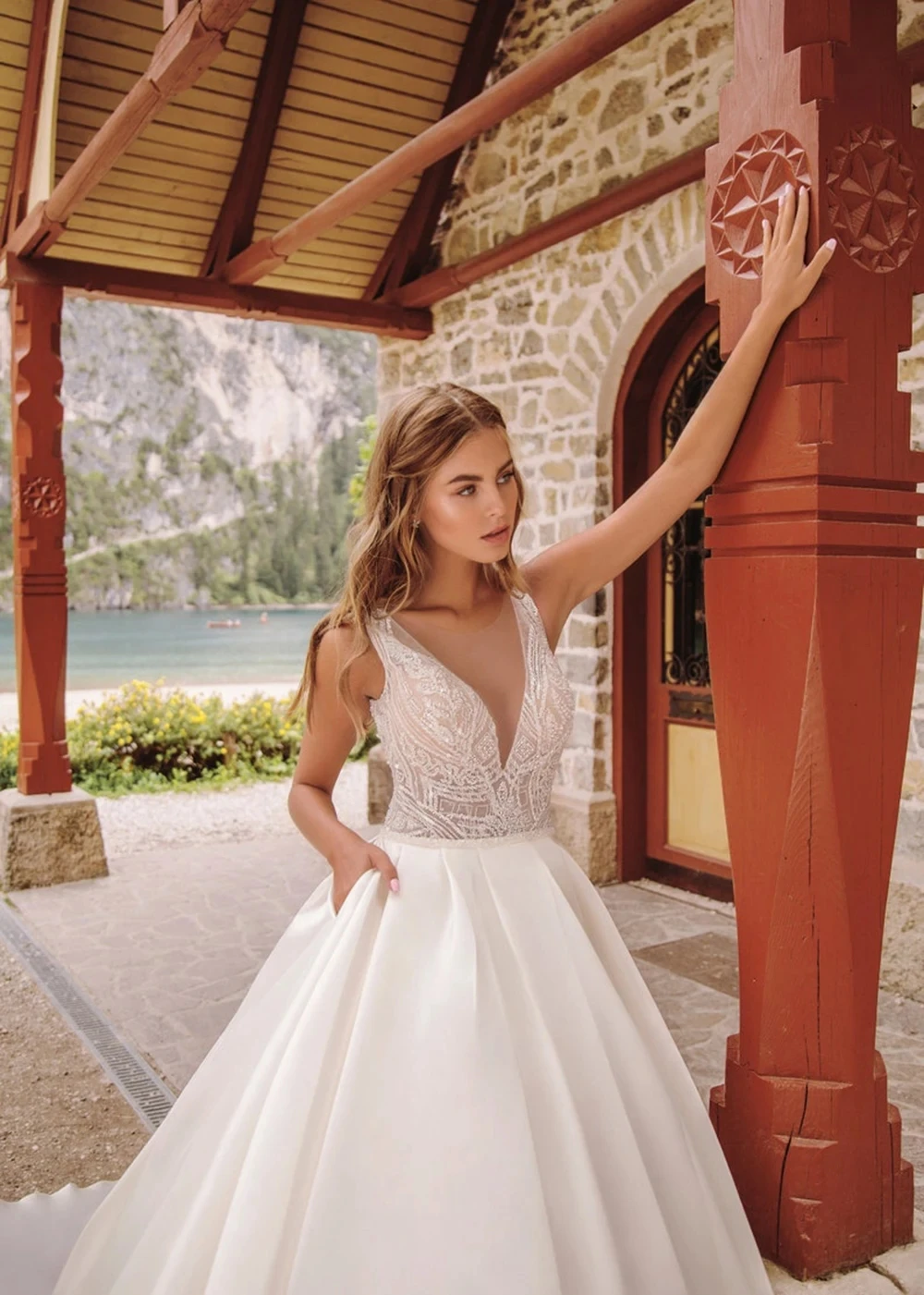 Customized Wedding Dresses Satin Classic Bridal Gowns 2024 V-Neck Backless Robes Sleeveless Exquisite Vestidos De Novia 2023