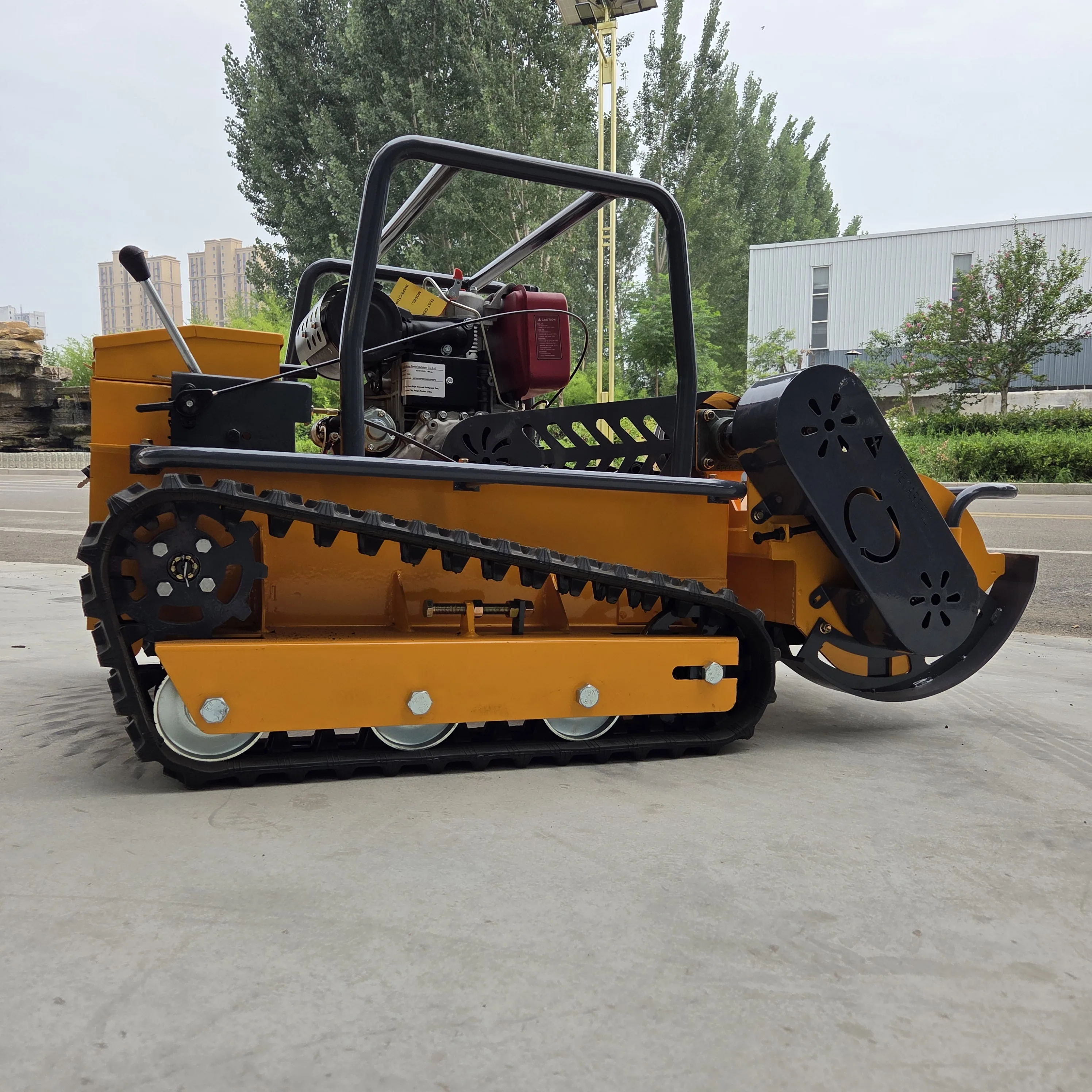 Medium-sizedCE EPACertified Diesel-Powered Remote Control Robot Flail Mower – All-Terrain, Agricultural Rubber, 500mm to 1200mm