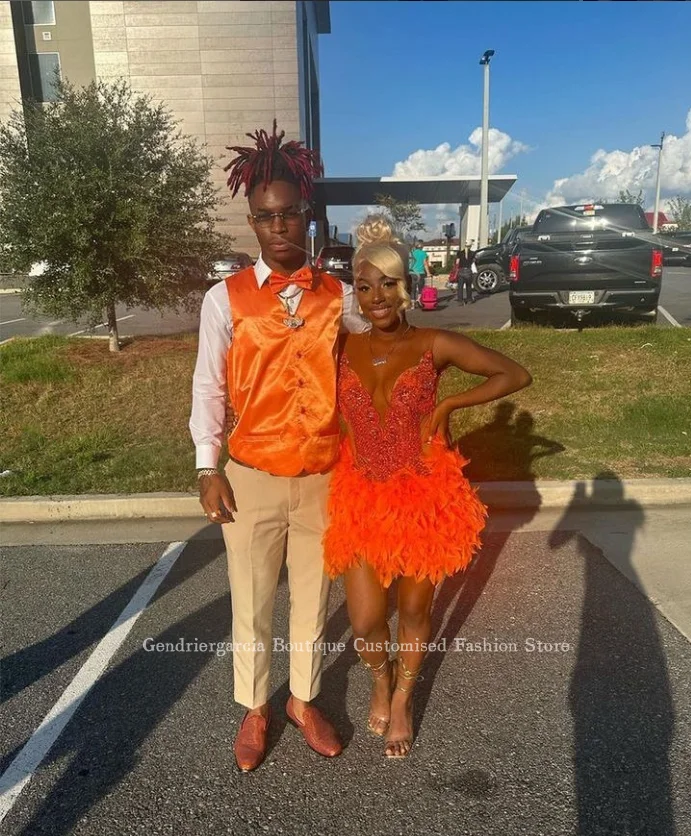 Vestido de cóctel corto de plumas naranjas con purpurina, personalizado, Sexy, sin mangas, con cuentas, malla transparente, negro, ocasión Formal para graduación