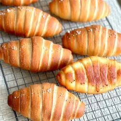 5.5in Fluffy Diy Salt Bread Delicious Baked Butter Cavern Crispy Croissant Soft Food Model Home Rolls Photography Props Bun Show
