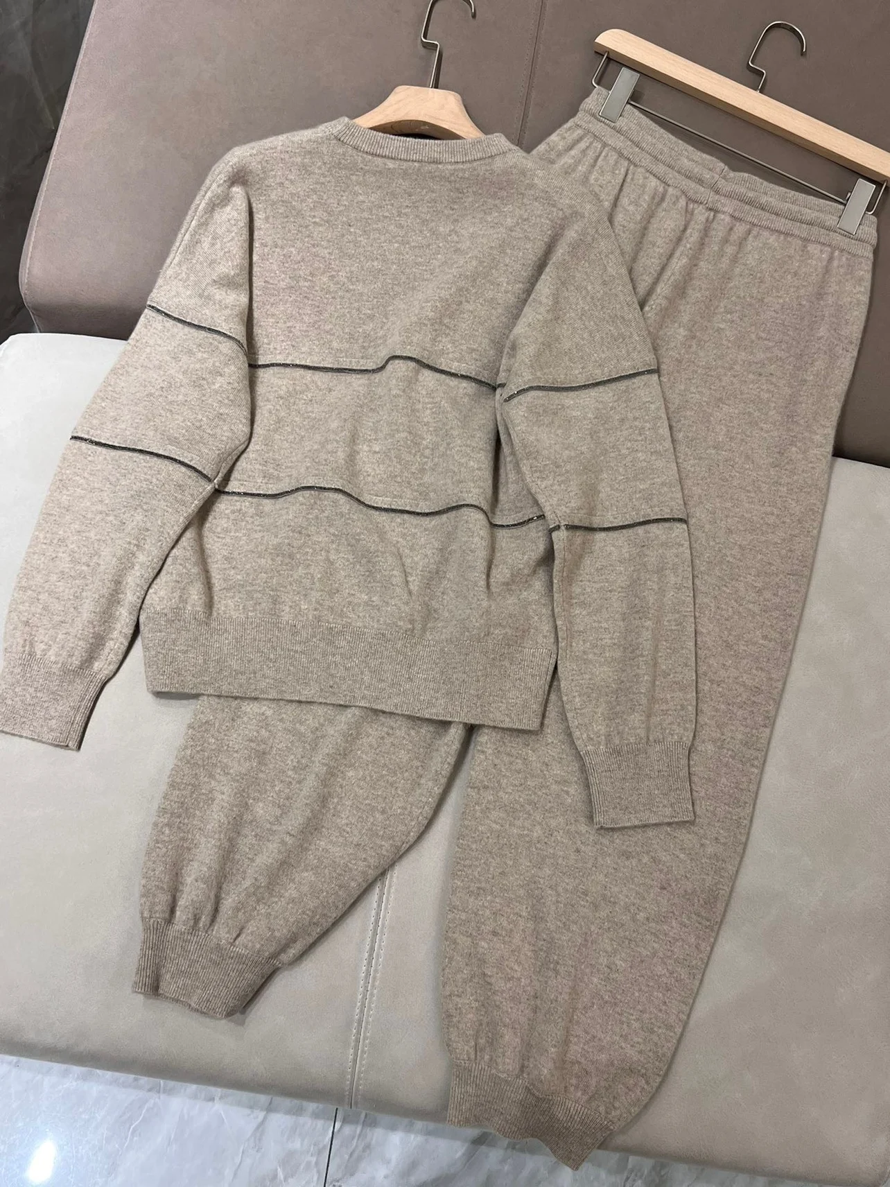 Autumn Winter 2024 Women\'s Cashmere Suit Knitted Beaded Pullover Sweater + Drawstring Pants 2 Piece Set