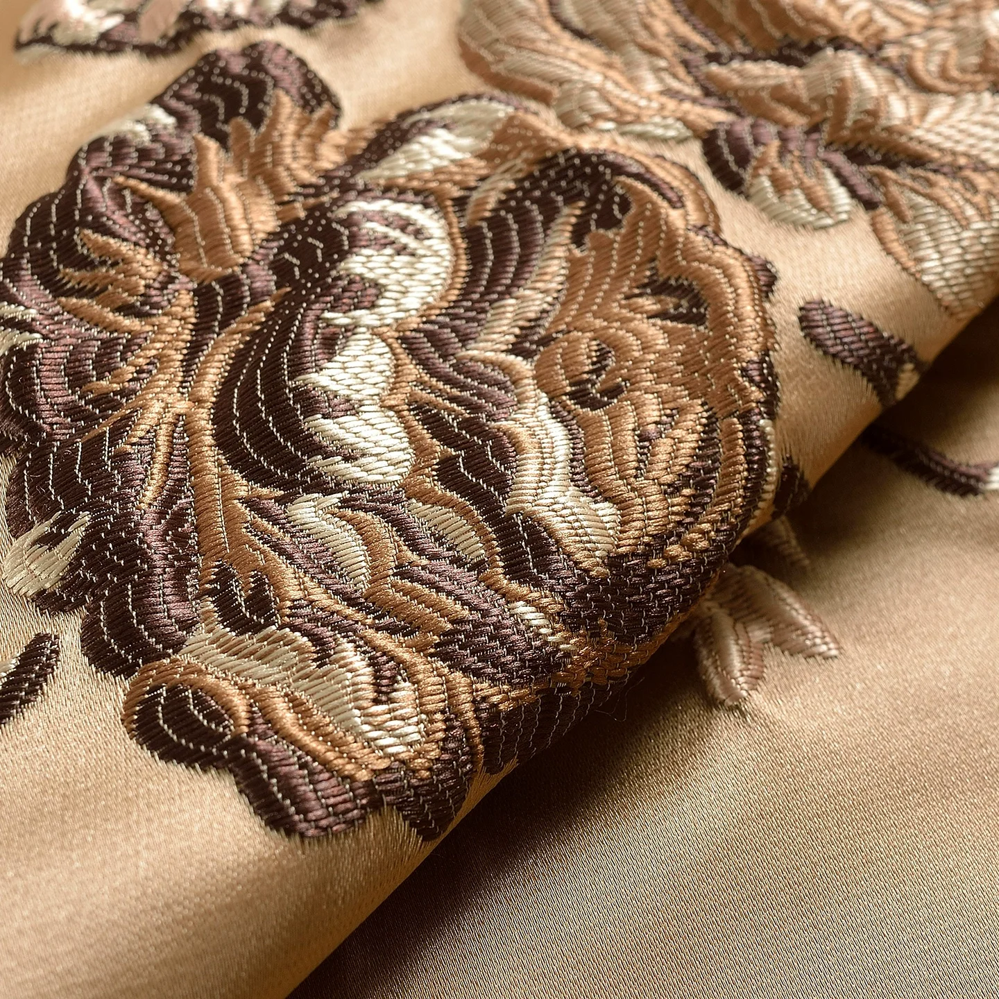 Cortinas de lujo europeas bordadas de color marrón dorado para sala de estar, dormitorio, comedor, Jacquard de precisión de satén de imitación opaca